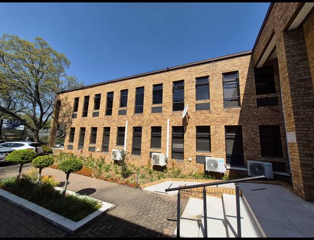 182M² OFFICE TO LET IN KRAMERVILLE
